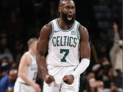 开云体育下载-队史第16位！杰伦-布朗职业生涯首次单赛季得分突破2000分